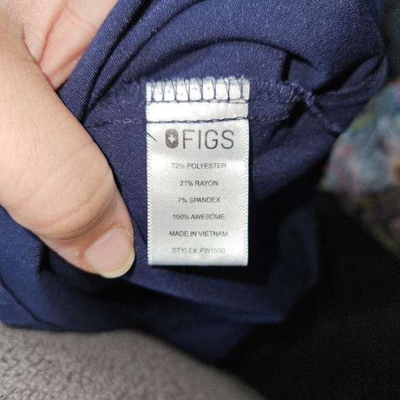 Navy Figs Scrub Set - Picture 5 of 5